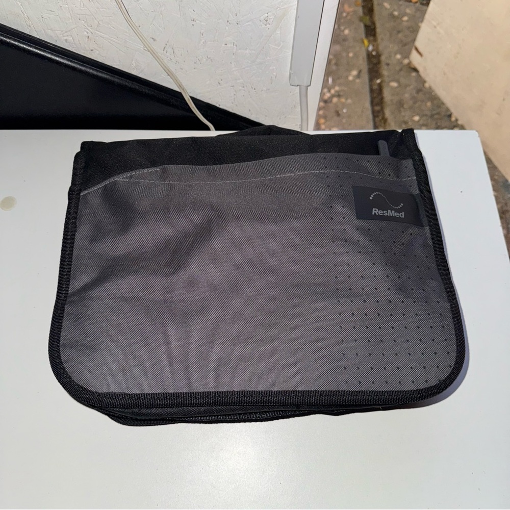 ResMed Airsense 11 with travel Bag
